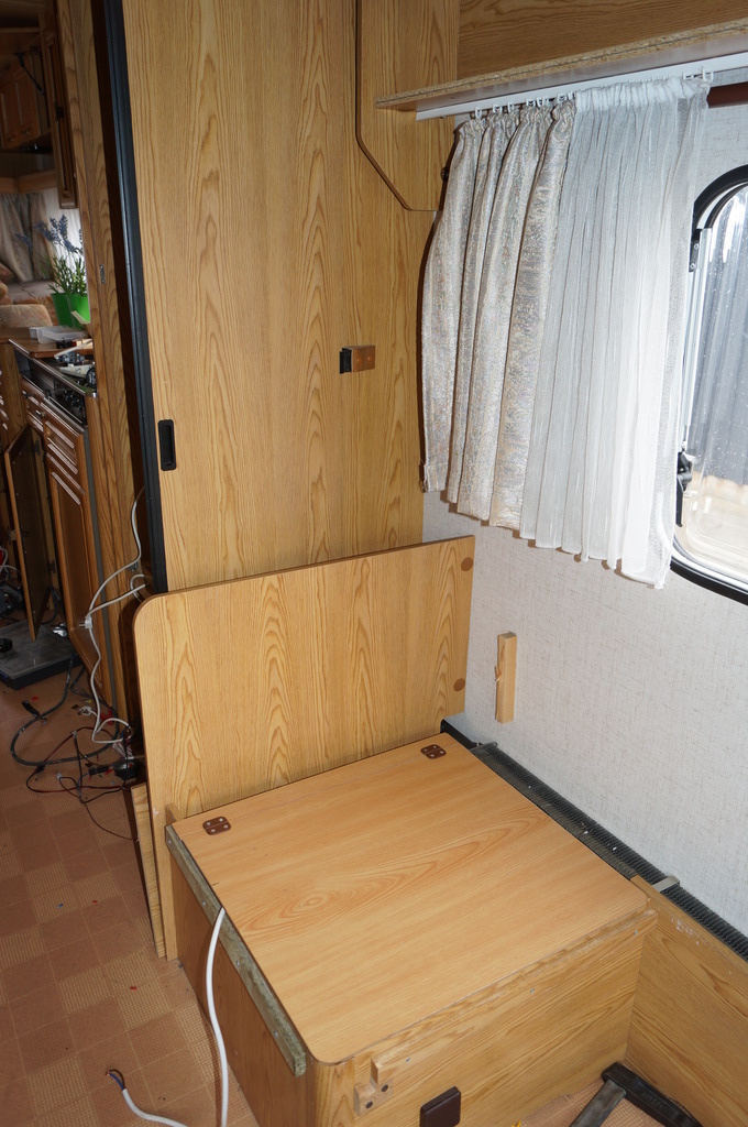 Fåtöljerna i främre delen.