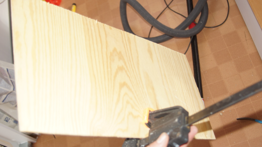 Luckan som ska sitta över kylen