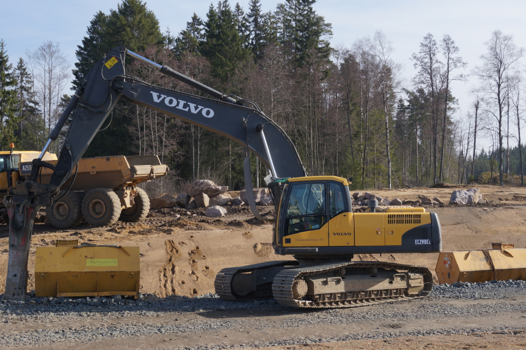 Volvo EC290C-L Grävmaskin med hydraulhammare