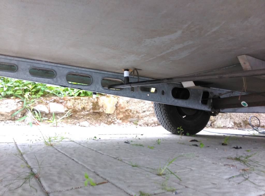 Avloppet till köket under husvagnen