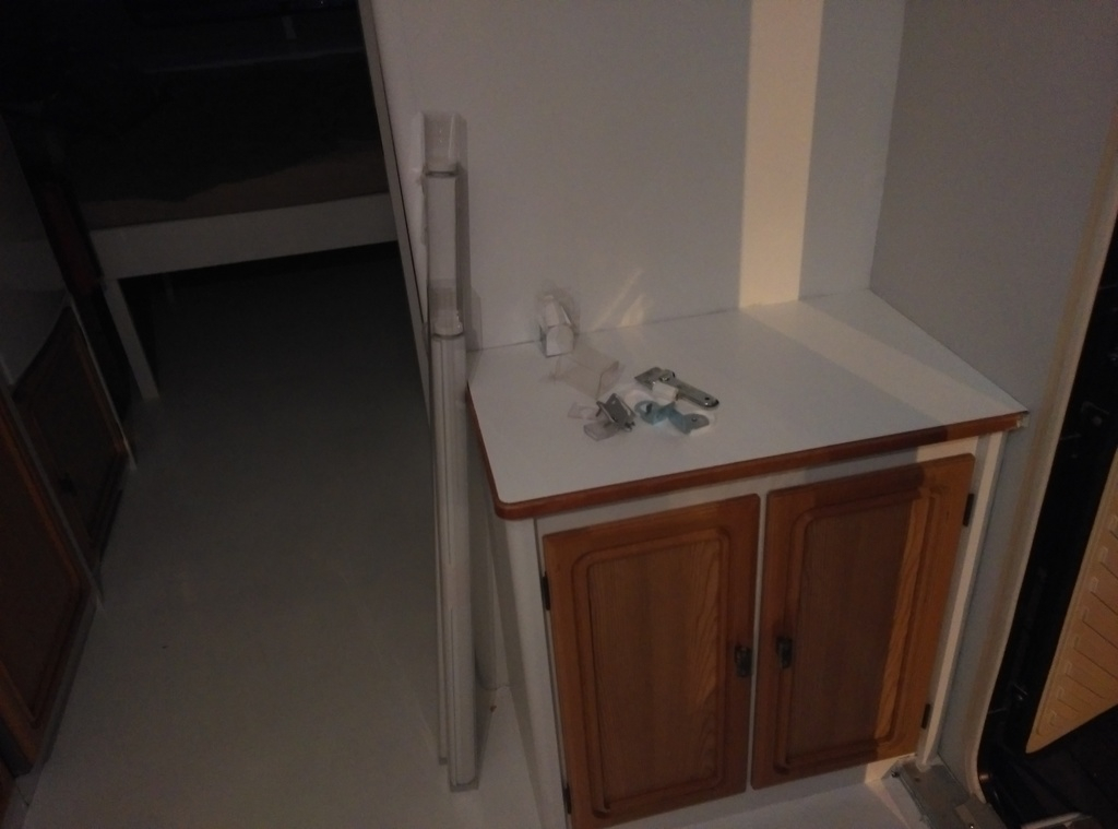 Skåpet innanför dörren