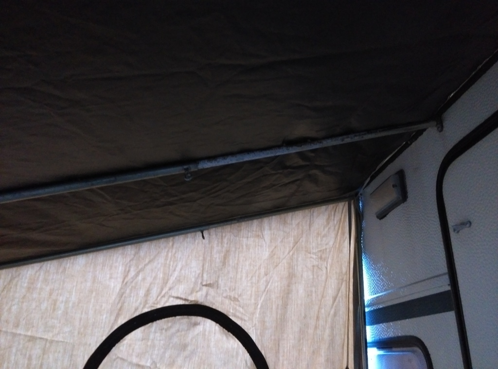 Insidan av vinterförtältet