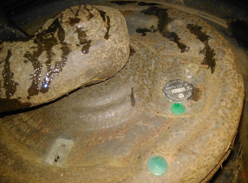 Detaljbild på bromsoken med justerskruven för bromsarna