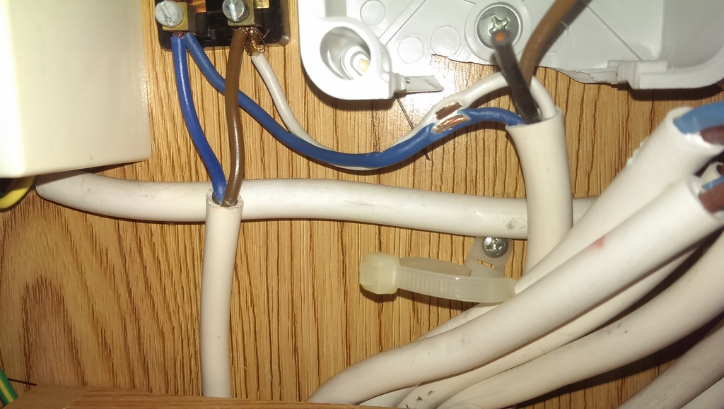 I den dosan var det kablar där isoleringen hade skavts av